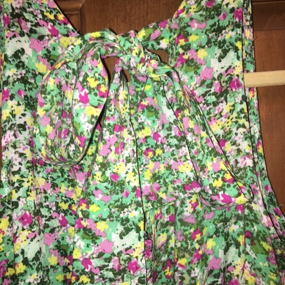 Bundle! 2 Tommy girl spring tops - Picture 12 of 14
